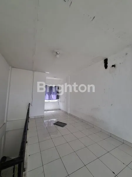 image RUKO  2 LANTAI  DI COMMPARK KOTA WISATA (8)