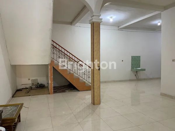 image INVESTASI IDEAL! RUMAH PINGGIR JALAN 2 KAVLING DI CIBITUNG – SIAP USAHA\N\N (3)