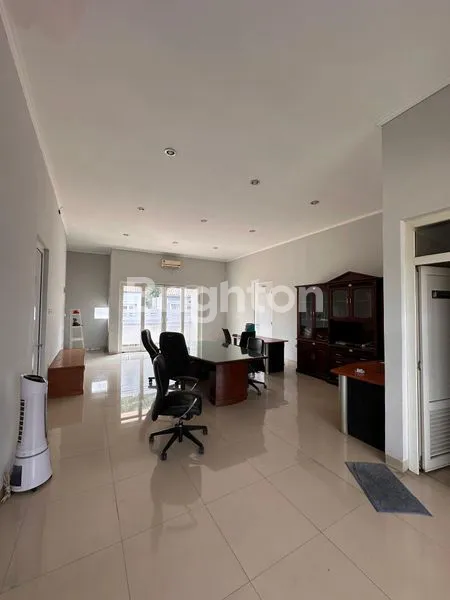 image RUMAH CIGADUNG 2 LT SIAP HUNI ONE GATE SISTEM BISA BUAT KANTOR (2)