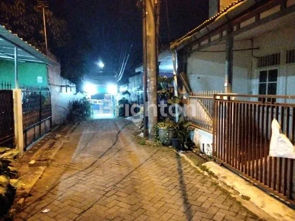 image DISEWA / DIJUAL RUMAH DI PERUMNAS 3 KARAWACI TANGERANG (2)