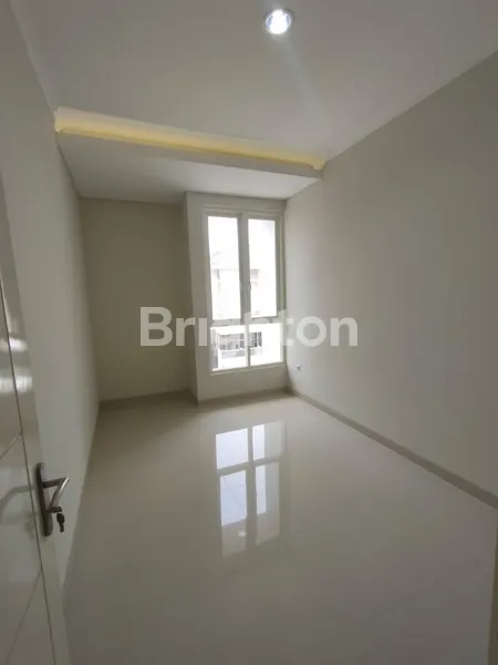 image RUMAH MANYAR SURABAYA ROW 3 MOBIL 2 LANTAI  (4)