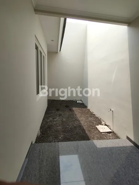 image RUMAH MANYAR SURABAYA ROW 3 MOBIL 2 LANTAI  (8)