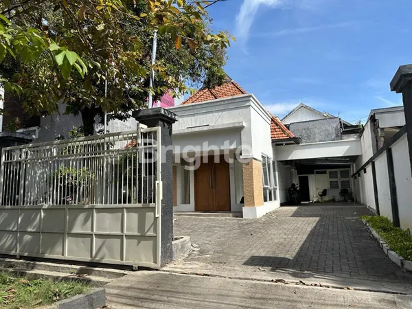 image RUMAH USAHA SIAP PAKAI JALAN BAWEAN TENGAH KOTA COCOK CAFE / KLINIK / RESTO (1)