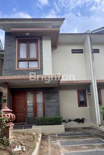 RUMAH CANTIK 2 LANTAI SIAP HUNI DI VILLA PANBIL