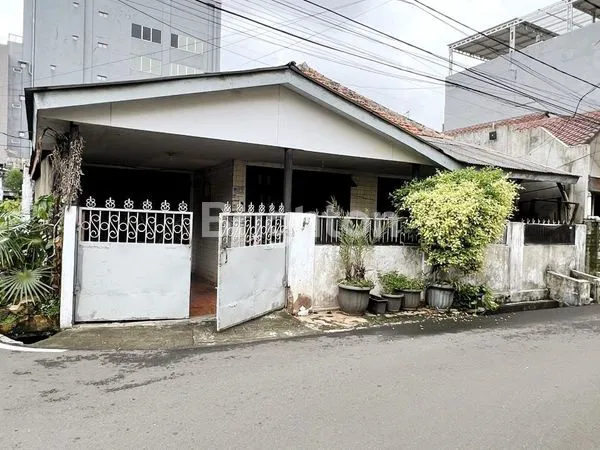 image RUMAH TOMANG COCOK DIBANGUN TEMPAT TINGGAL DAN USAHA LAINNYA SEPERTI RUMAH KOST DI JAKARTA BARAT (1)