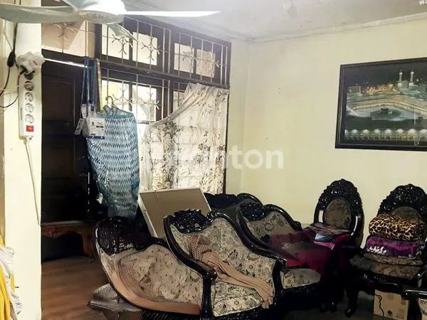 image RUMAH TOMANG COCOK DIBANGUN TEMPAT TINGGAL DAN USAHA LAINNYA SEPERTI RUMAH KOST DI JAKARTA BARAT (4)