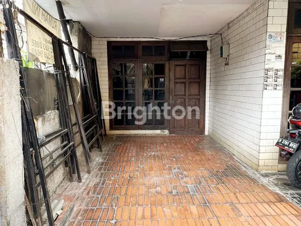 image RUMAH TOMANG COCOK DIBANGUN TEMPAT TINGGAL DAN USAHA LAINNYA SEPERTI RUMAH KOST DI JAKARTA BARAT (3)