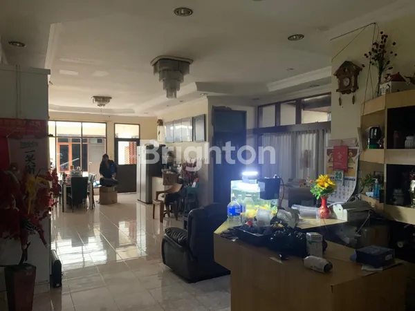 image RUMAH JUMBO 360M² DI PETOJO SELATAN — BUAT KELUARGA BESAR YANG MAU TINGGAL DI TENGAH JAKARTA TANPA DRAMA. (3)