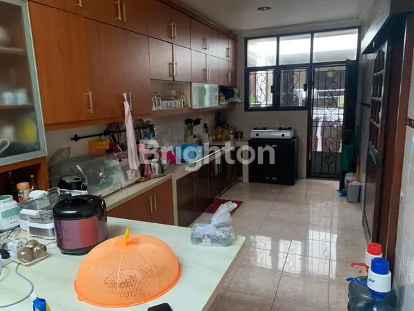 image RUMAH JUMBO 360M² DI PETOJO SELATAN — BUAT KELUARGA BESAR YANG MAU TINGGAL DI TENGAH JAKARTA TANPA DRAMA. (4)