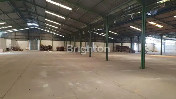 image GUDANG SIAP PAKAI DI RAYA MARGOMULYO. LANGKA, LOKASI BEBAS BANJIR (2)