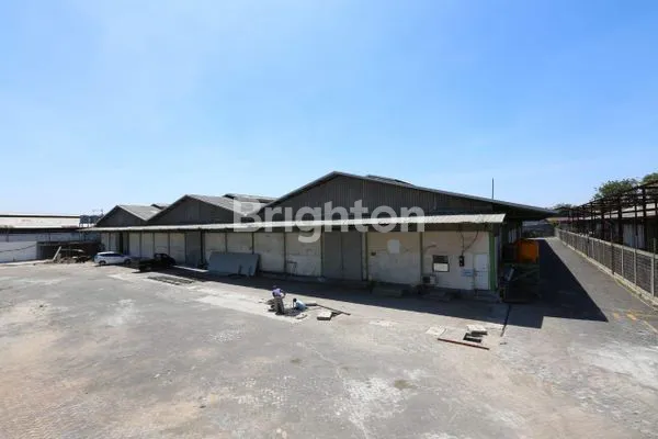 image GUDANG SIAP PAKAI DI RAYA MARGOMULYO. LANGKA, LOKASI BEBAS BANJIR (4)