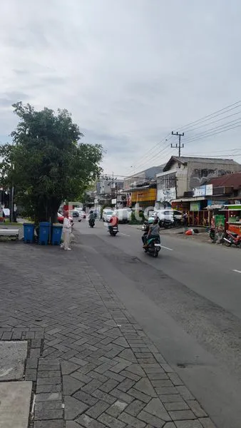 image RUMAH STRATEGIS DI JALAN TIDAR, PUSAT KOTA SURABAYA, COCOK UNTUK USAHA (2)