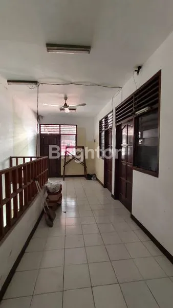image RUMAH STRATEGIS DI JALAN TIDAR, PUSAT KOTA SURABAYA, COCOK UNTUK USAHA (5)