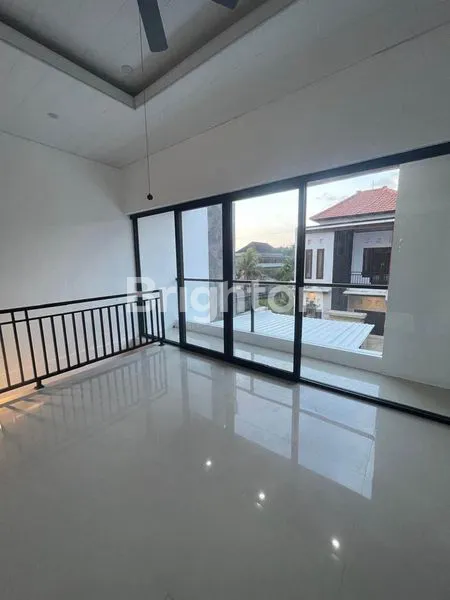 image DISEWA RUMAH JALAN DUKUH SARI MENGWI BONUS CANOPY (7)