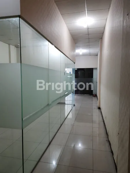 image RUKO 3 LANTAI COCOK UNTUK PERKANTORAN MODERN DAN USAHA STRATEGIS DI TANGCITY MALL TANGERANG (2)