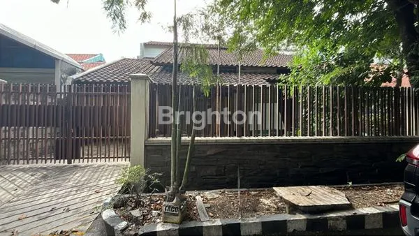 image RUMAH SURABAYA TIMUR NOL JALAN RAYA LOKASI STRATEGIS DEKAT MERR JUANDA UBAYA UPN SIER (1)