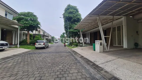 image RUMAH WISATA BUKIT MAS 2 CLUSTER ROYAL PALAIS KONDISI INCLUDE FURNISH, AC, SOLAHART (4)
