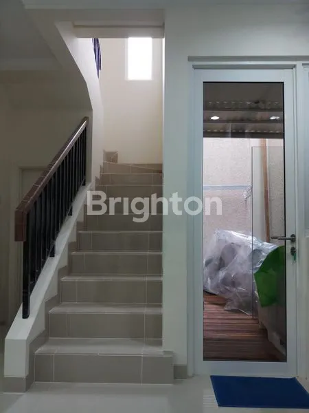 image RUMAH HOOK SIAP HUNI DI GADING SERPONG (4)