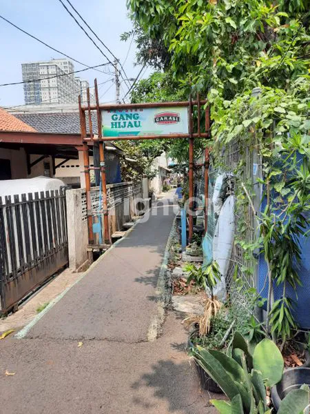 image RUMAH TUA HITUNG TANAH,LETAK STRATEGIS ,MENTENG( DEKET TUGU PROKLAMASI),JAKARTA PUSAT. (2)