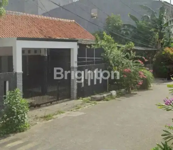 image RUMAH DI JANTUNG KELAPA GADING NYAMAN DAN STRATEGIS. (1)