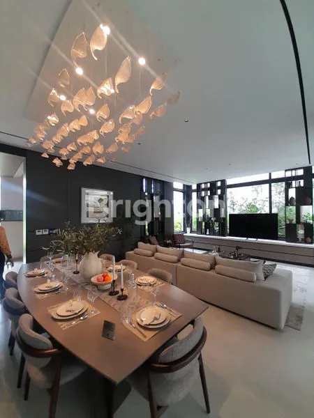 image RUMAH MEWAH BERLOKASI PREMIUM DI SUMMARECON BANDUNG (8)