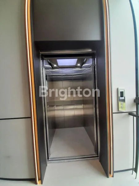 image RUMAH PREMIUM CLUSTER XANDARI LENGKAP DENGAN LIFT DAN KOLAM RENANG DI SUMMARECON BANDUNG (7)