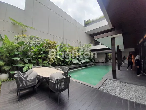 image RUMAH PREMIUM CLUSTER XANDARI LENGKAP DENGAN LIFT DAN KOLAM RENANG DI SUMMARECON BANDUNG (2)