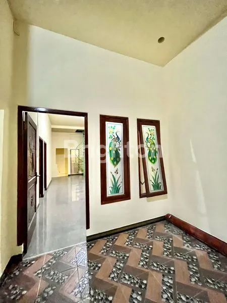 image RUMAH IMPIAN DI GRESIK: 7 KAMAR, ROOFTOP, KOLAM PRIBADI - HARGA TERJANGKAU! (5)