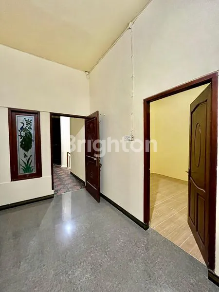 image RUMAH IMPIAN DI GRESIK: 7 KAMAR, ROOFTOP, KOLAM PRIBADI - HARGA TERJANGKAU! (4)