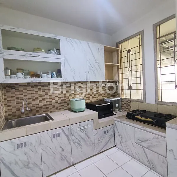 image RUMAH SEMI FURNISHED 1,5 LANTAI SIAP HUNI (5)