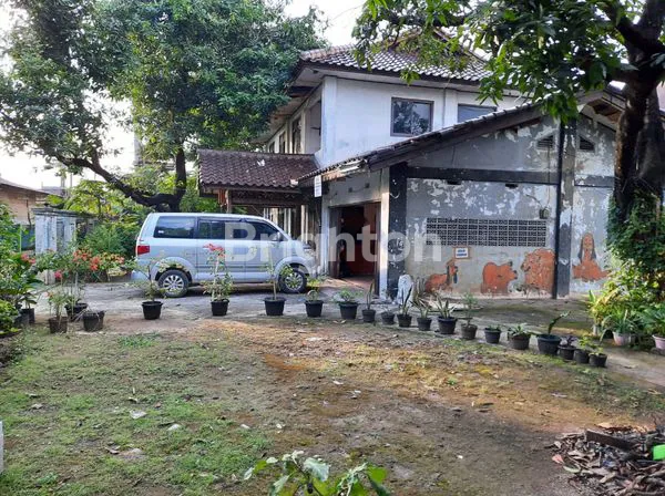 image RUMAH DAN TANAH DI JAKASAMPURNA, BEKASI (4)