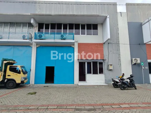 GUDANG SIAP PAKAI DI KEDAMEAN, 396M²