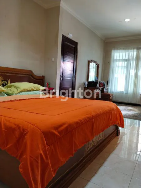 image SIAP HUNI! RUMAH DI KEBAYORAN BARU JAKSEL (4)