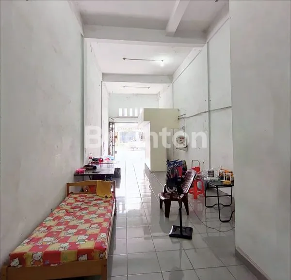 image RUKO SIAP HUNI 3,5 TINGKAT DENGAN PANJANG TANAH 31 MTR - SPACE PARKIR PANJANG DI LOKASI INTI KOTA MEDAN - JL KARYA, AMIR HAMZAH , MEDAN BARAT (3)