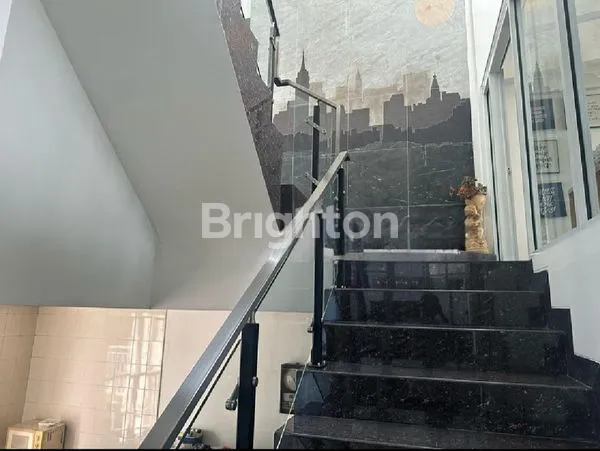 image RUMAH MEWAH 4 LANTAI + ROOFTOP DI PULOASEM TIMUR – STRATEGIS, LUAS, DAN SIAP HUNI (7)
