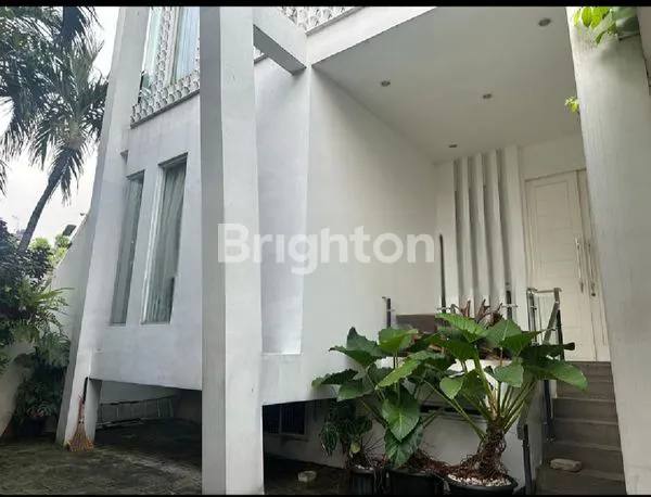 image RUMAH MEWAH 4 LANTAI + ROOFTOP DI PULOASEM TIMUR – STRATEGIS, LUAS, DAN SIAP HUNI (2)