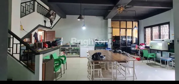 image RUMAH CLASIC LUAS DAN NYAMAN PUSAT KOTA  (3)