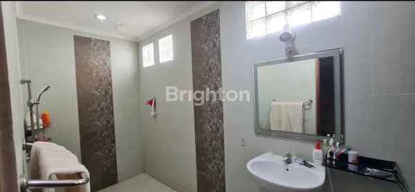 image RUMAH CLASIC LUAS DAN NYAMAN PUSAT KOTA  (5)