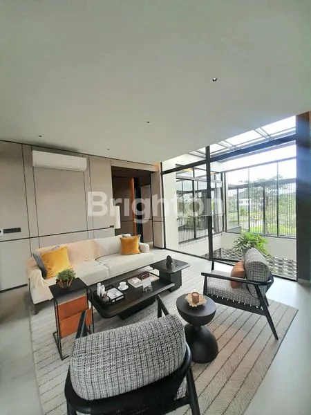 image RUMAH MEWAH 3 LANTAI DI SUMMARECON BANDUNG (4)