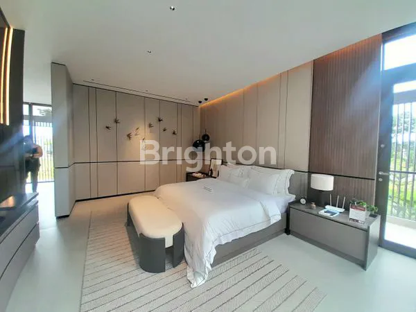 image RUMAH MEWAH 3 LANTAI DI SUMMARECON BANDUNG (3)