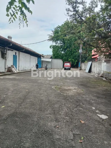 image GUDANG STRATEGIS DI JALAN RAYA CILEUNGSI – SIAP PAKAI, LT 1100, LB 400, BISA TRONTON (1)