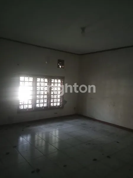 image GUDANG STRATEGIS DI JALAN RAYA CILEUNGSI – SIAP PAKAI, LT 1100, LB 400, BISA TRONTON (4)