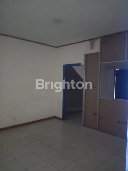 image GUDANG STRATEGIS DI JALAN RAYA CILEUNGSI – SIAP PAKAI, LT 1100, LB 400, BISA TRONTON (5)