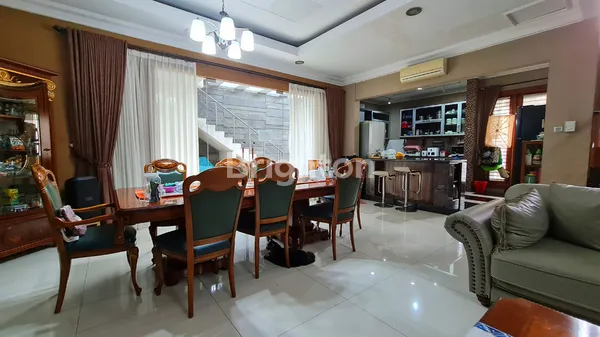 image RUMAH LUXURY RIVERSIDE 2 LANTAI DI THE GREEN BSD RARE LISTING! (4)