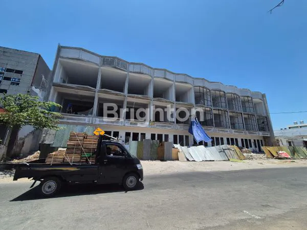 image RUKO 3 LANTAI DEKAT RAYA MERR LOKASI DI RAYA KEDUNGASEM 0 JLAN RAYA RAMAI COCOK BUAT USAHA ATAU KANTOR (2)