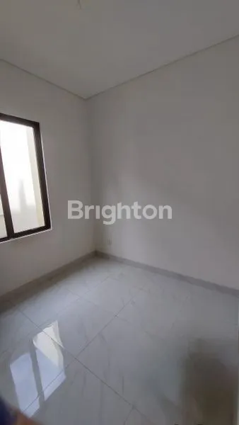 image LAVON CLUSTER GRACIA - SURVANA SUTERA (4)