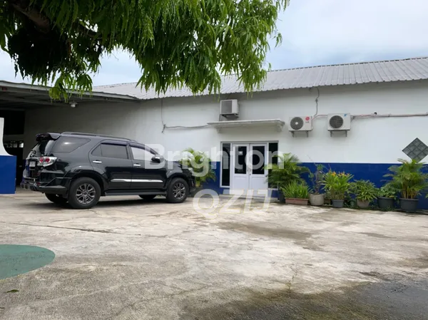 BAKI, SUKOHARJO. RUANG USAHA / GUDANG LT 4000M. AKSES CONTAINER. KONDISI ISTIMEWA SIAP PAKAI.