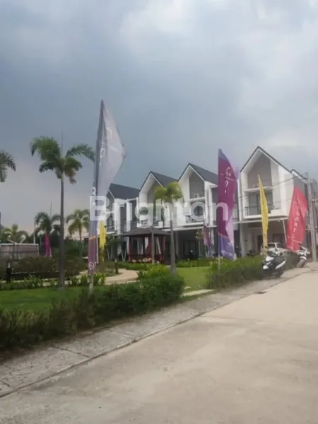 image RUMAH 2 LANTAI DISEWAKAN DI PERMATA CIMANGGIS DEPOK – LOKASI STRATEGIS, FULL FASILITAS, 45 JUTA/TAHUN NEGO (3)