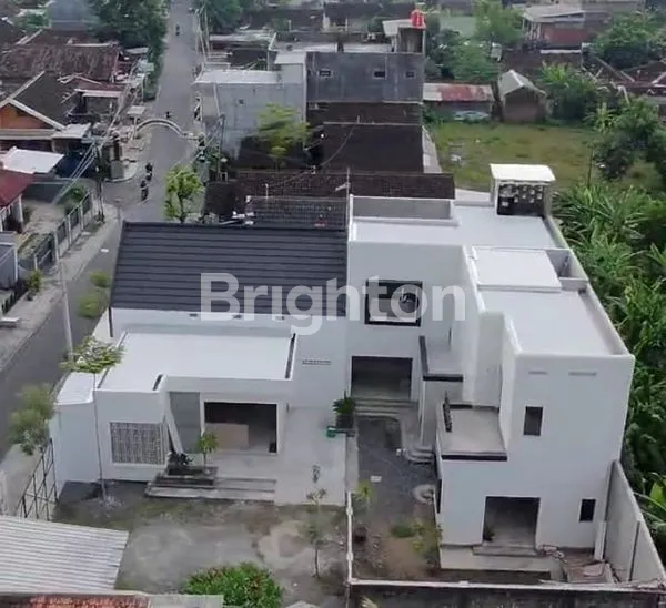 image DISEWAKAN RUANG USAHA DI MOJOSONGO!! LOKASI STRATEGIS DEKAT 2 KAMPUS!! COCOK UTK CAFE DAN WORKING SPACE!!! ISTIMEWA (1)