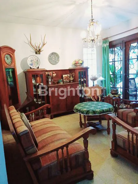 image JARANG ADA RUMAH ESTETIK 2 LANTAI VIEW BANDUNG LOKASI STRATEGIS SEBELAH LAPANGAN GOLF DAGO DI SAYAP DAGO BANDUNG COCOK UNTUK CAFE, GUEST HOUSE, HUNIAN, KANTOR ATAU INVESTASI (6)